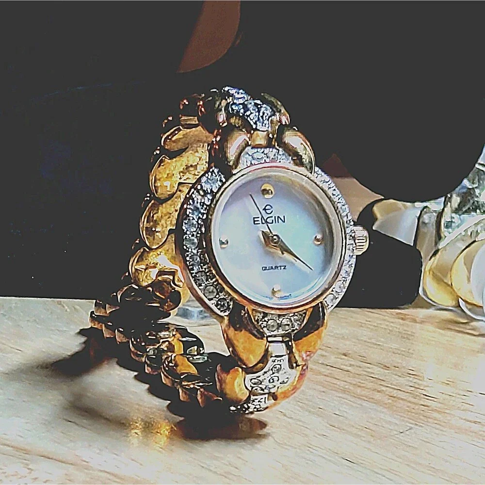 Vintage Elgin Ladies Quartz Watch Gold Tone Link Bracelet Rhinestone Accent